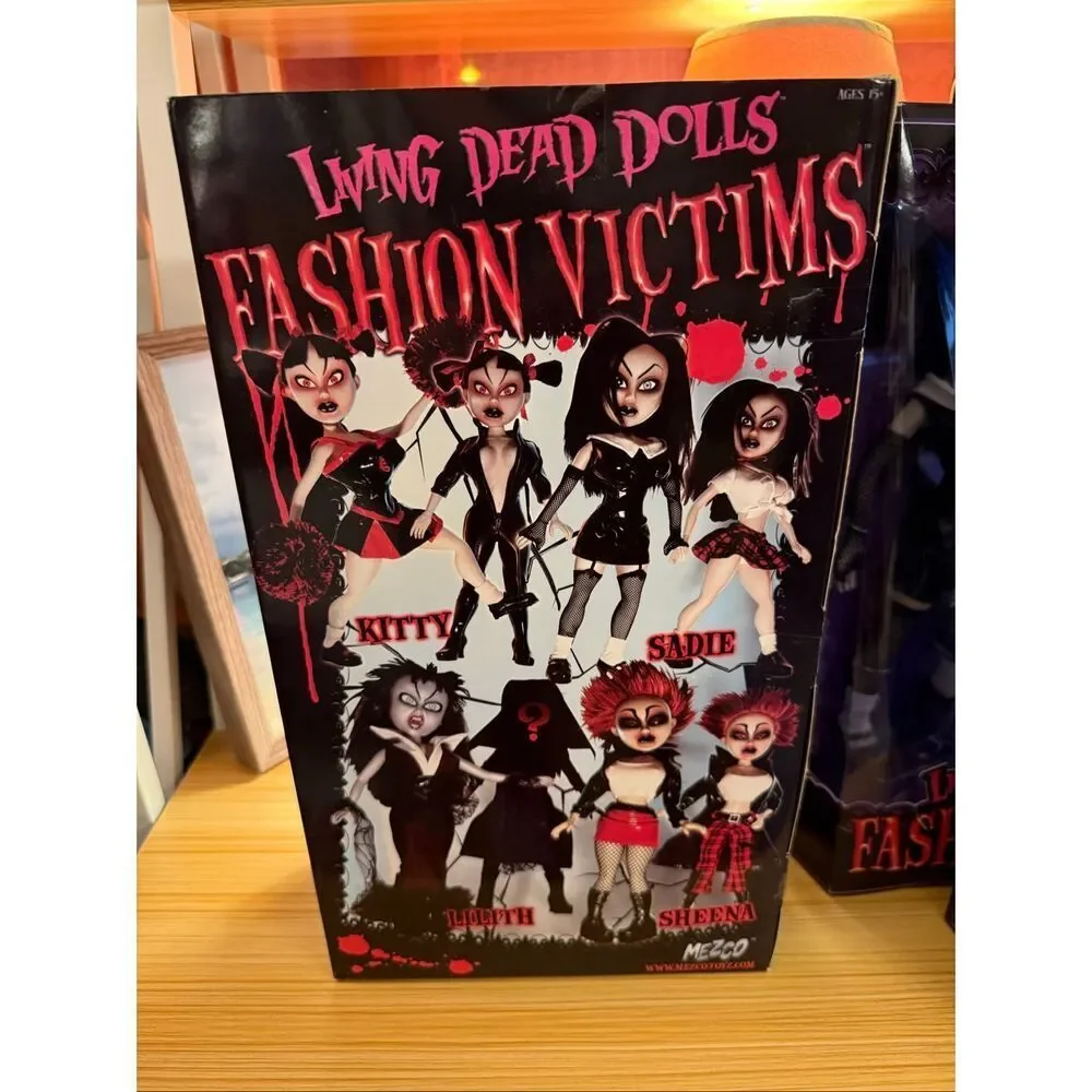 VINTAGE LIVING DEAD DOLLS FASHION VICTIMS 